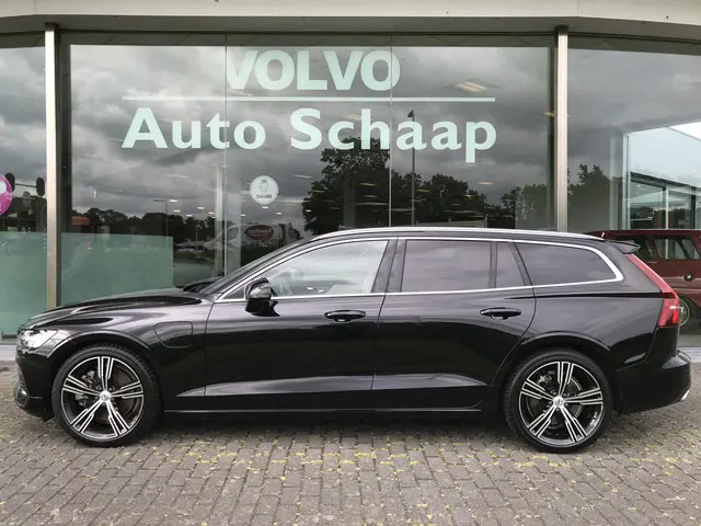 Volvo V60 2.0 T6 Recharge AWD 2020 Hybride Benzine 2