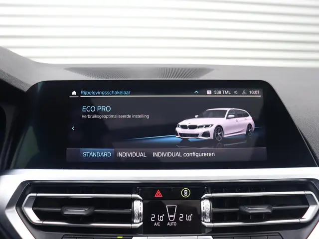 BMW 3 Serie Touring 320i 2021 Benzine 28