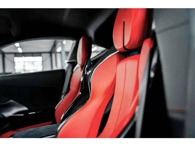 Ferrari 12Cilindri V12 2025 Benzine 39