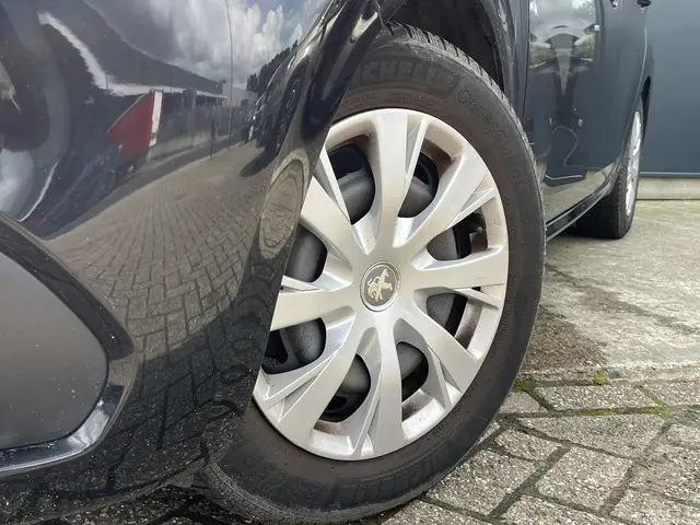 Peugeot 208 3