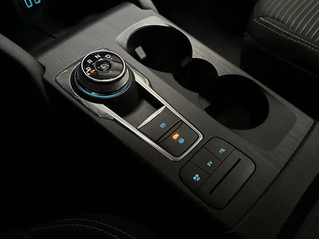 Ford Kuga 2.5 PHEV Titanium 2022 Hybride Benzine 11