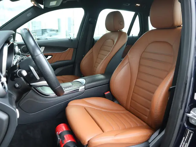 Mercedes-Benz GLC 300e 4MATIC 2020 Hybride Benzine 11