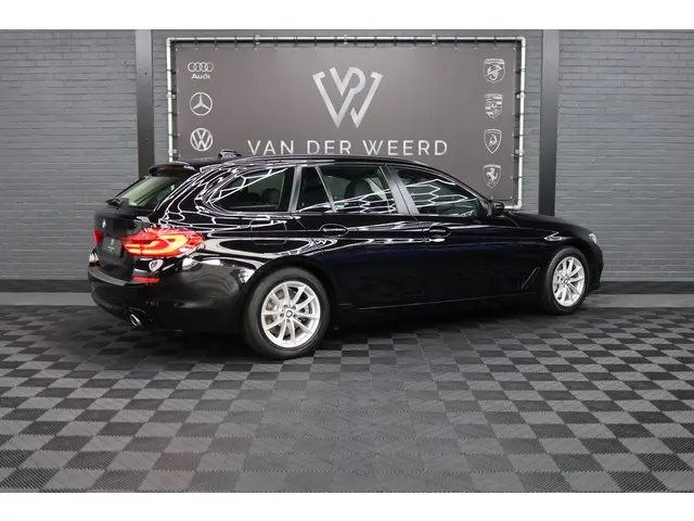 BMW 5 Serie Touring 530i High Executive | 2018 Benzine 5