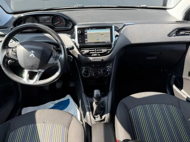Peugeot 208 1.2 PureTech Urban Soul 2015 Benzine 16