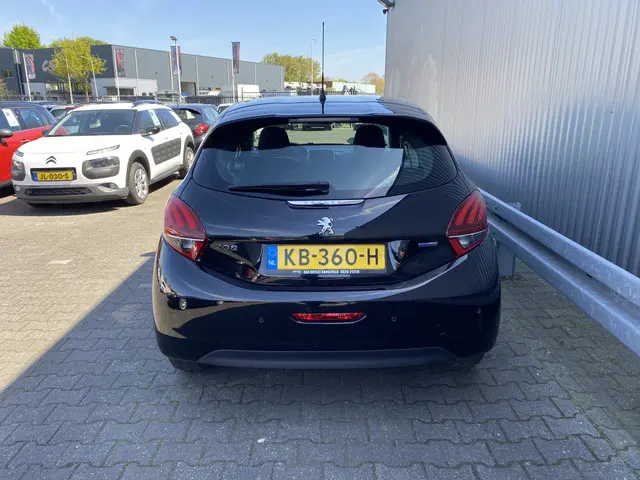Peugeot 208 1.2 PureTech Blue Lion 2016 Benzine 8