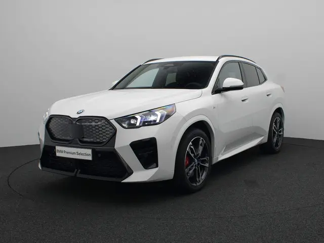 BMW iX2 eDrive20 2024 Elektrisch 25
