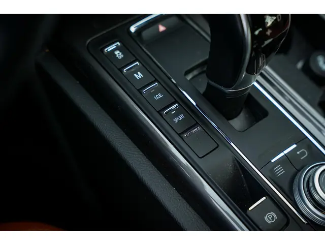 Maserati Ghibli 3.0 V6 GranLusso 2018 Benzine 25