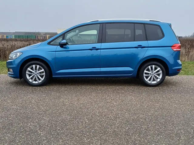 Volkswagen Touran 1.2 TSI Highline 7p 2017 Benzine 10