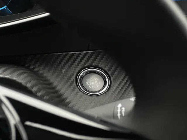 Peugeot 208 1.2 PureTech 100pk Allure Pack 2021 Benzine 24