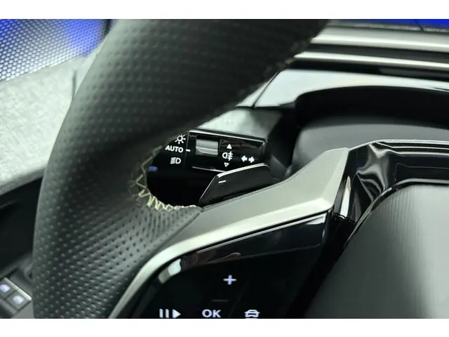 Peugeot 3008 1.2 Hybrid 145 GT 2025 Hybride Benzine 21