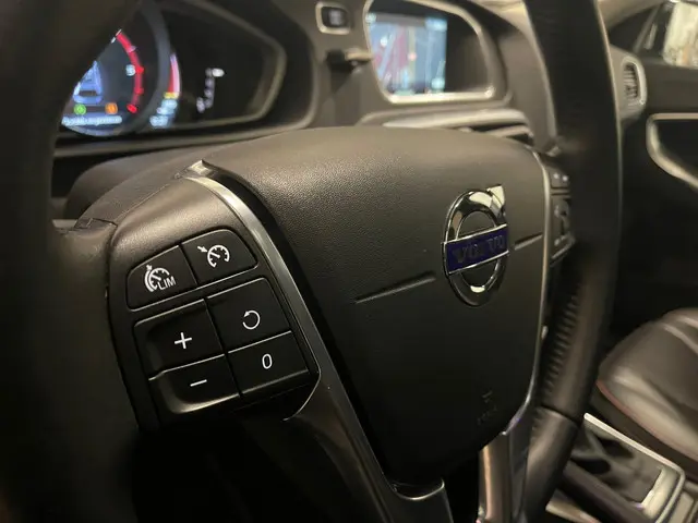 Volvo V40 Cross Country 2.0 D2 Summum 2016 Diesel 16