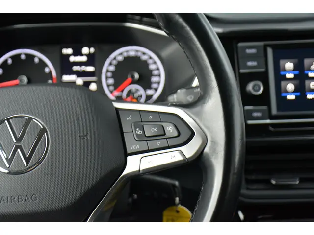 Volkswagen T-Cross 1.0 TSI Life Business 2020 Benzine 32