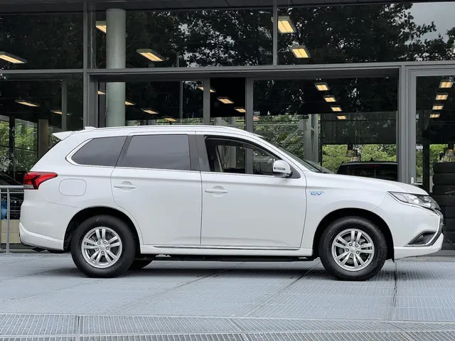 Mitsubishi Outlander 2.4 PHEV Pure 2020 Hybride Benzine 16