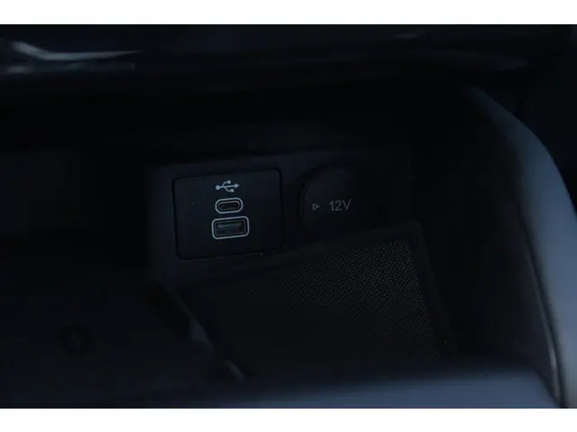 Ford Kuga 2.5 FHEV Active X 2024 Hybride Benzine 43