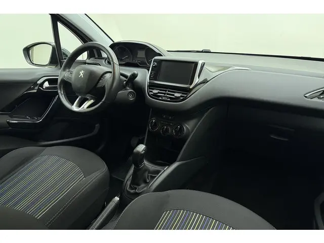 Peugeot 208 1.2 PureTech Urban Soul 2015 Benzine 14
