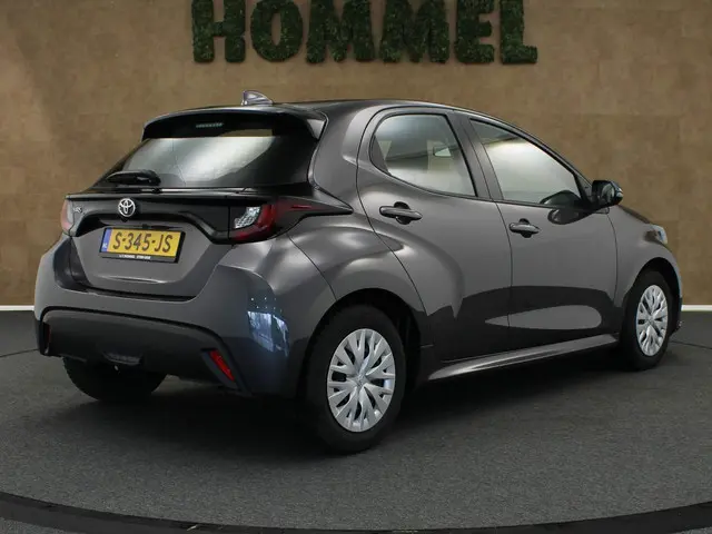 Toyota Yaris 2