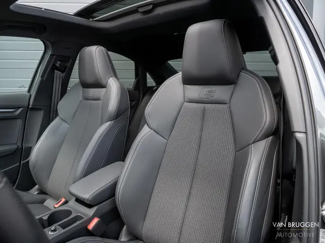 Audi A3 Limousine 35 TFSI S-Line 2022 Benzine 3