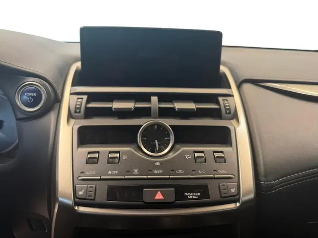 Lexus NX 300h AWD Business Line 2018 Hybride Benzine 7