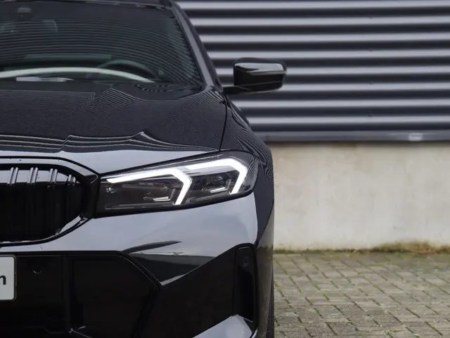 BMW 3 Serie Touring 330e 2025 Hybride Benzine 38