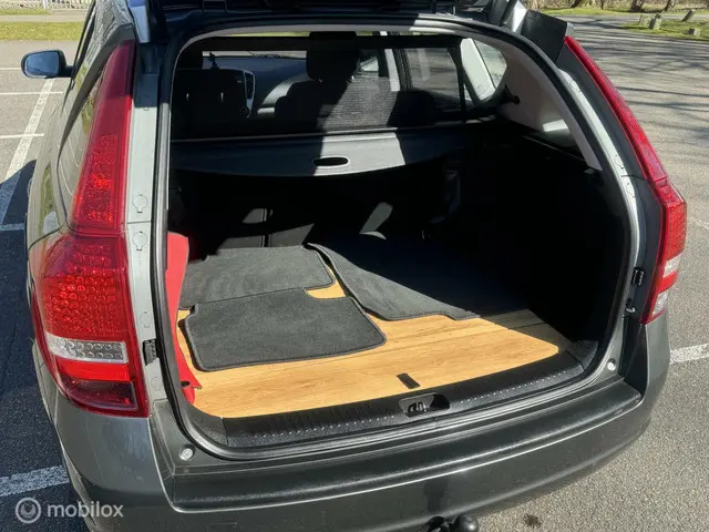 Kia cee'd Sporty Wagon 1.4 CVVT Comfort Pack 2012 Benzine 9