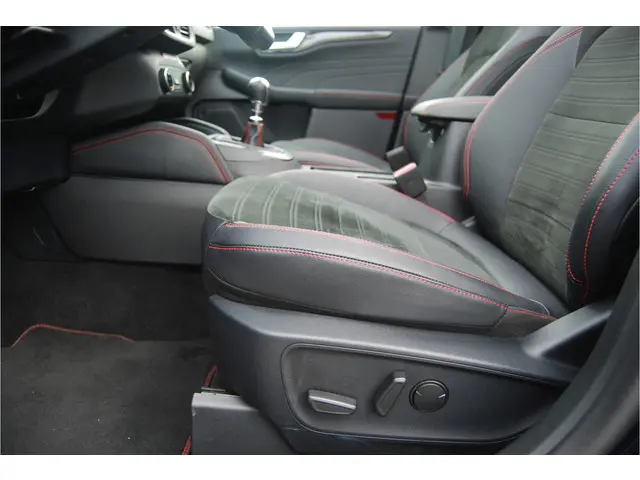 Ford Kuga 1.5 EcoBoost ST-Line X 150PK 2023 Benzine 19