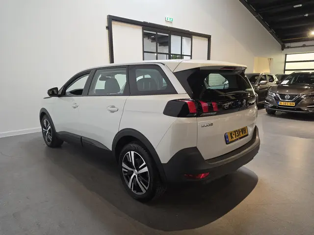 Peugeot 5008 1.2 PureTech Active 2020 Benzine 7