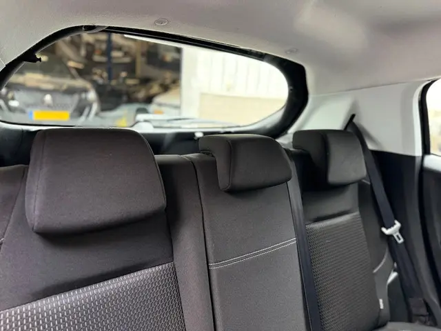 Peugeot 208 1.2 PureTech Allure 2018 Benzine 20
