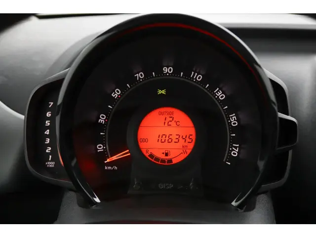 Toyota Aygo 1.0 VVT-i x-play 2022 Benzine 6