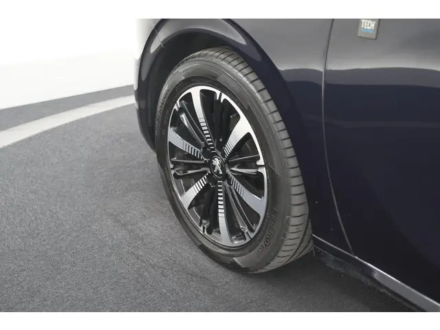 Peugeot 208 PureTech 110 Tech Edition 2018 Benzine 20