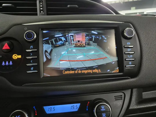 Toyota Yaris 1.5 Hybrid Dynamic 2019 Hybride Benzine 42