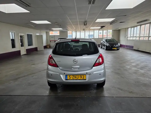 Opel Corsa 1.2-16V Design Edition 2014 Benzine 6