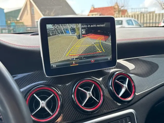 Mercedes-Benz CLA AMG 45 4MATIC 2015 Benzine 15