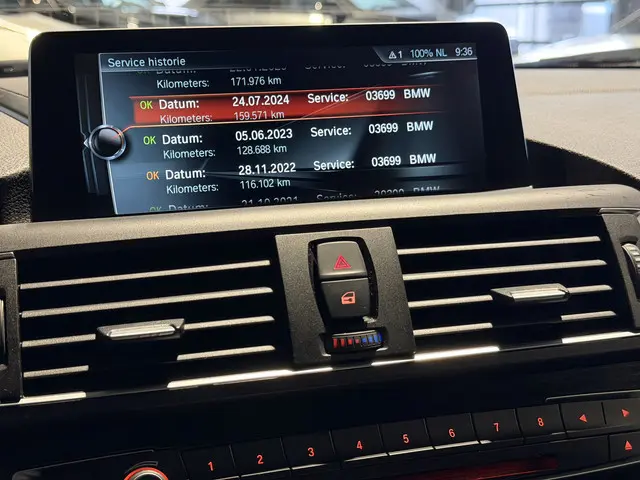 BMW 1 Serie 120i M Sport High Executive 2017 Benzine 26