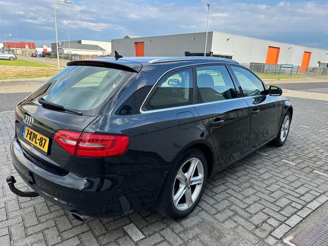Audi A4 Avant 1.8 TFSI Business Edition 2013 Benzine 6