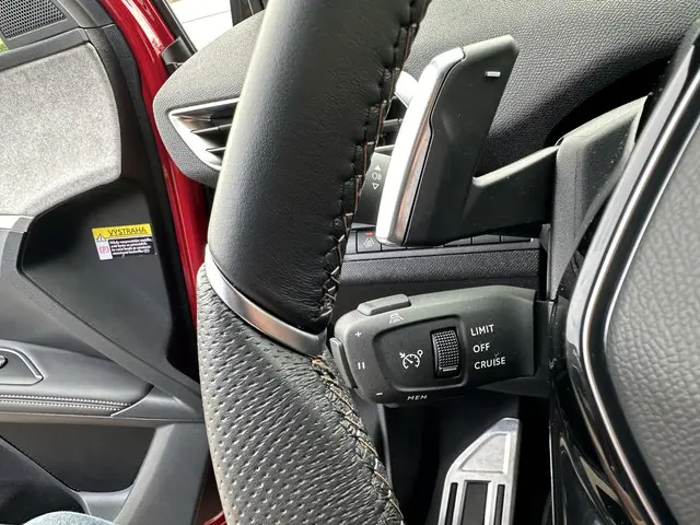 Peugeot 3008 1.6 HYbrid 225 GT 2023 Hybride Benzine 18