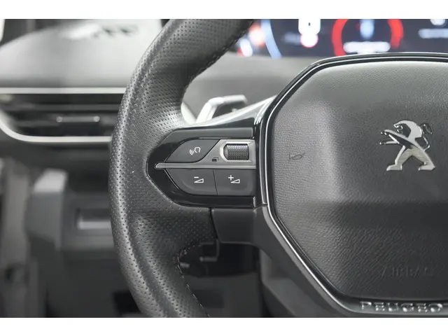 Peugeot 5008 PureTech 130 EAT8 GT-Line 2020 Benzine 32