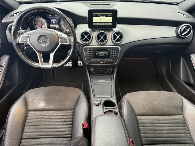 Mercedes-Benz GLA 200 Prestige AMG 2015 Benzine 14