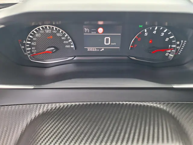 Peugeot 2008 1.2 130pk PureTech Allure 2023 Benzine 26