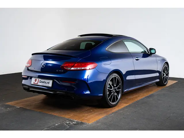Mercedes-Benz C-Klasse Coupé AMG 43 4MATIC 2018 Benzine 2