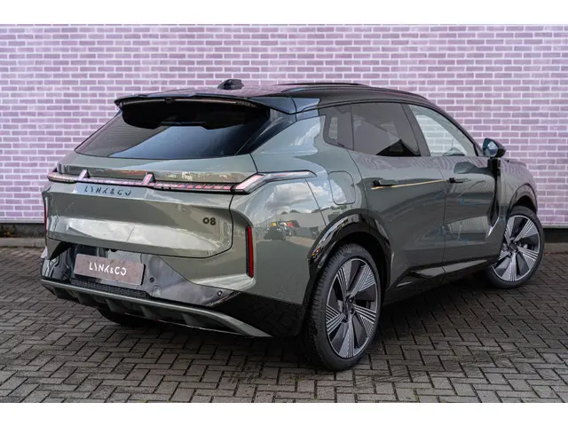 Lynk & Co 08 1.5 More 2025 Hybride Benzine 22