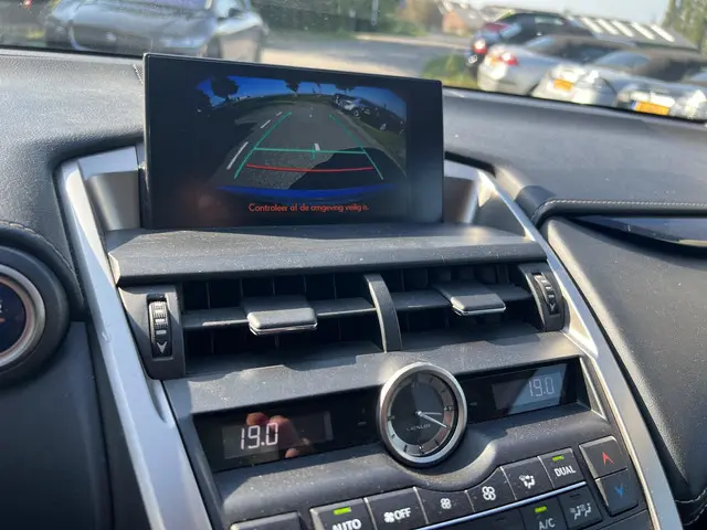 Lexus NX 300h GARANTIE 2015 Hybride Benzine 17