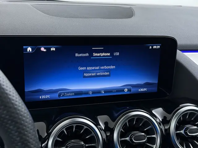 Mercedes-Benz GLA 250 e AMG line 2025 Hybride Benzine 38