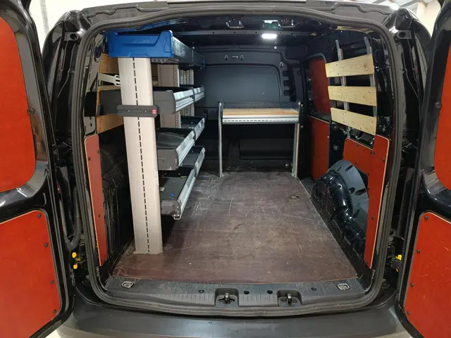 Volkswagen Caddy Cargo Maxi 2.0 TDI Comfort 2022 Diesel 7