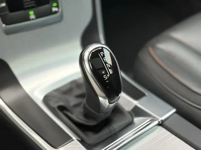 Volvo XC60 2.0 T5 FWD Ocean Race 2016 Benzine 17