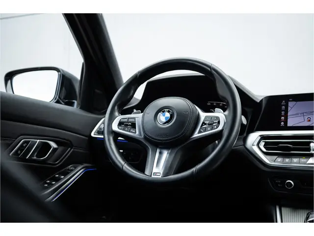 BMW 3 Serie Touring 320i M Sport High Ex 2021 Benzine 47