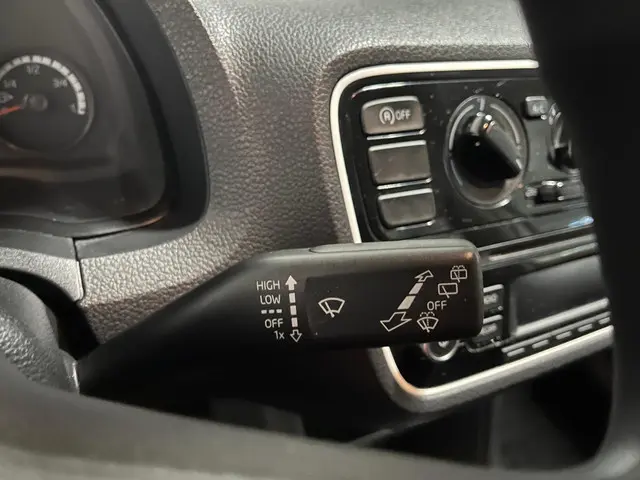 Volkswagen up! 1.0 take up! BlueMotion 2014 Benzine 13