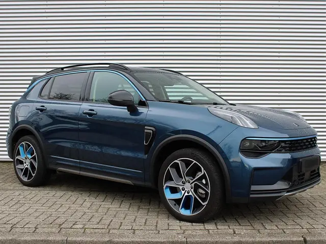 Lynk & Co 01 3
