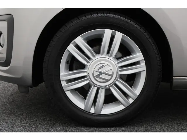 Volkswagen up! 1.0 BMT high up! 2018 Benzine 22