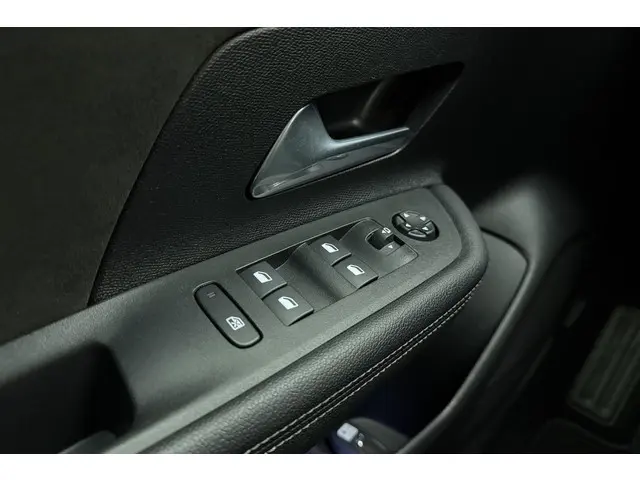 Opel Mokka-e Ultimate 50-kWh 11kw 2022 Elektrisch 17