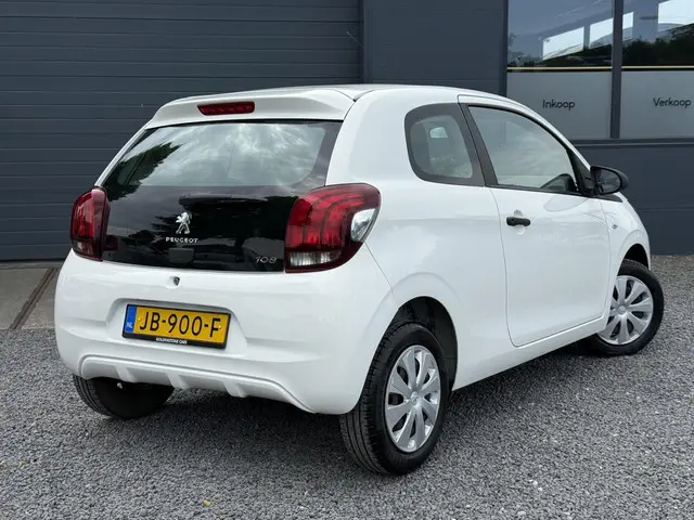 Peugeot 108 1.0 e-VTi Junior 2016 Benzine 2